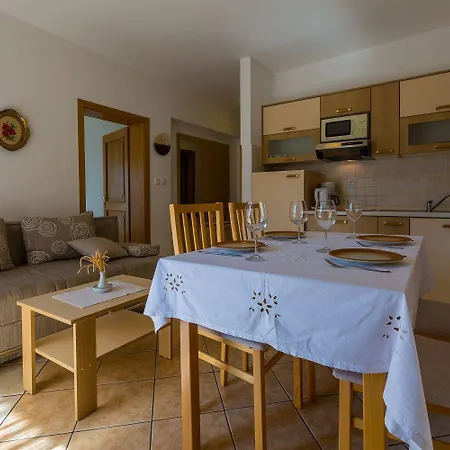 Traumhaftes Nur 100 Meter Zum Mit Sauna, Jacuzzi, Meerblick Апартаменты *