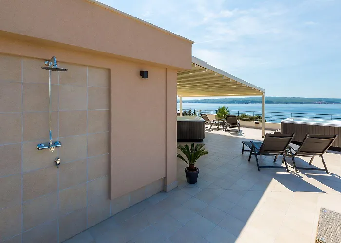 Traumhaftes Nur 100 Meter Zum Mit Sauna, Jacuzzi, Meerblick