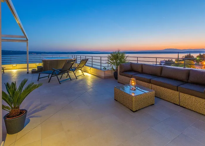 Traumhaftes Nur 100 Meter Zum Mit Sauna, Jacuzzi, Meerblick Apartment Dramalj