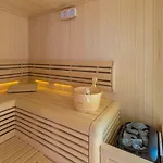Traumhaftes Nur 100 Meter Zum Mit Sauna, Jacuzzi, Meerblick *