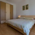 Traumhaftes Nur 100 Meter Zum Mit Sauna, Jacuzzi, Meerblick Dramalj