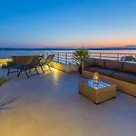 Traumhaftes Nur 100 Meter Zum Mit Sauna, Jacuzzi, Meerblick Apartman Dramalj
