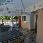Traumhaftes Nur 100 Meter Zum Mit Sauna, Jacuzzi, Meerblick