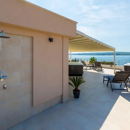 Traumhaftes Nur 100 Meter Zum Mit Sauna, Jacuzzi, Meerblick