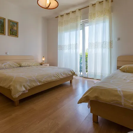 Apartment Traumhaftes Nur 100 Meter Zum Mit Sauna, Jacuzzi, Meerblick