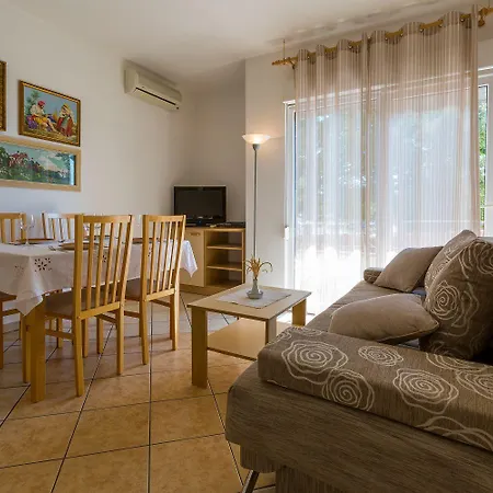 Apartment Traumhaftes Nur 100 Meter Zum Mit Sauna, Jacuzzi, Meerblick *