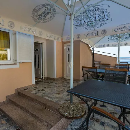 Traumhaftes Nur 100 Meter Zum Mit Sauna, Jacuzzi, Meerblick Dramalj